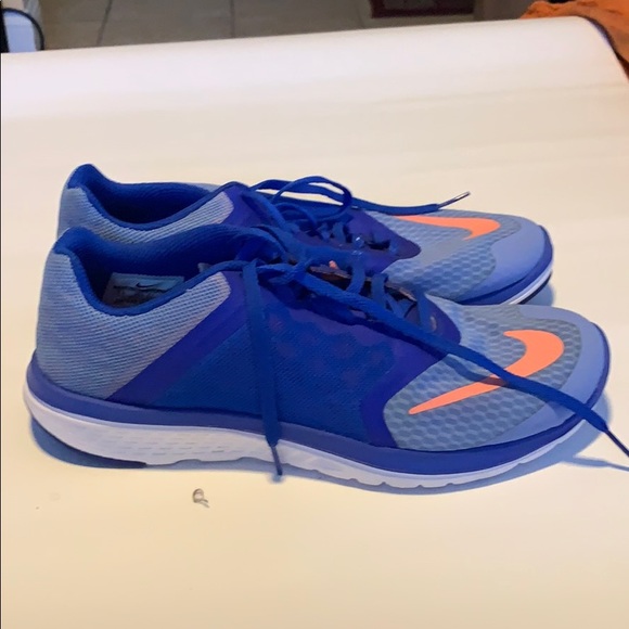 Women’s sneakers - Picture 2 of 4